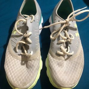 Under Armour Speedform shoes Sz 9